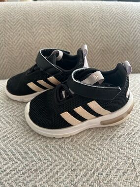 Adidas girl tennis shoes